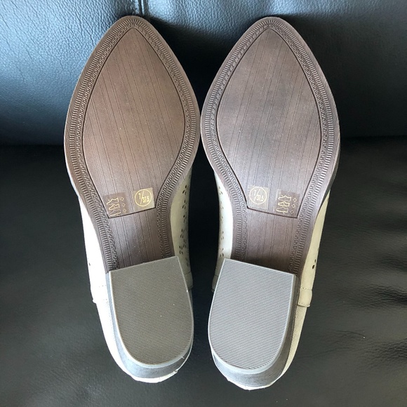 NWOB-Perforated Ankle Bootie - Picture 5 of 5